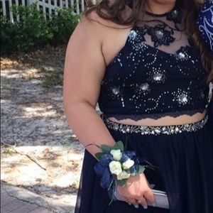 Selling my prom dress.